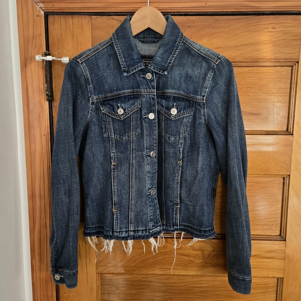 Abercrombie & Fitch Jean Jacket Womens Size S Blue Dark Wash Frayed Hem Buttons - Picture 6 of 11